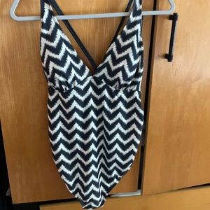 Brand new Womens Liz Lange Maternity swimsuit